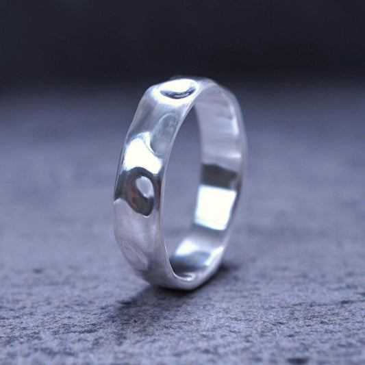 Soft Silence Ring — Quiet calm