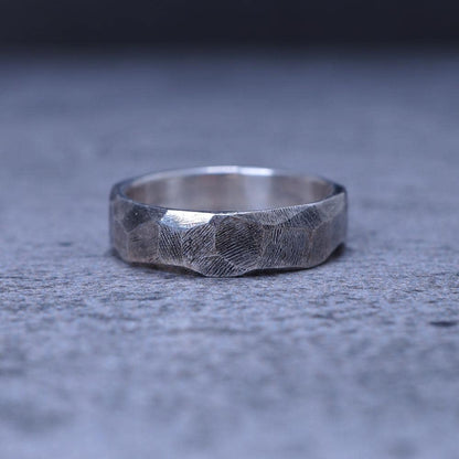 Karesansui Ring — Quiet balance
