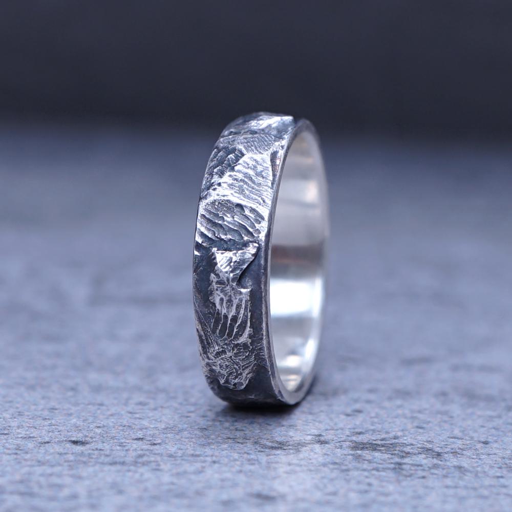 Resilient Heart Ring
