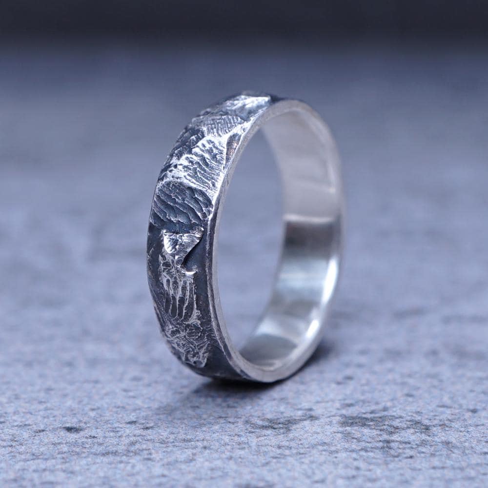 Resilient Heart Ring