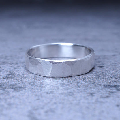 Karesansui Ring — Quiet balance
