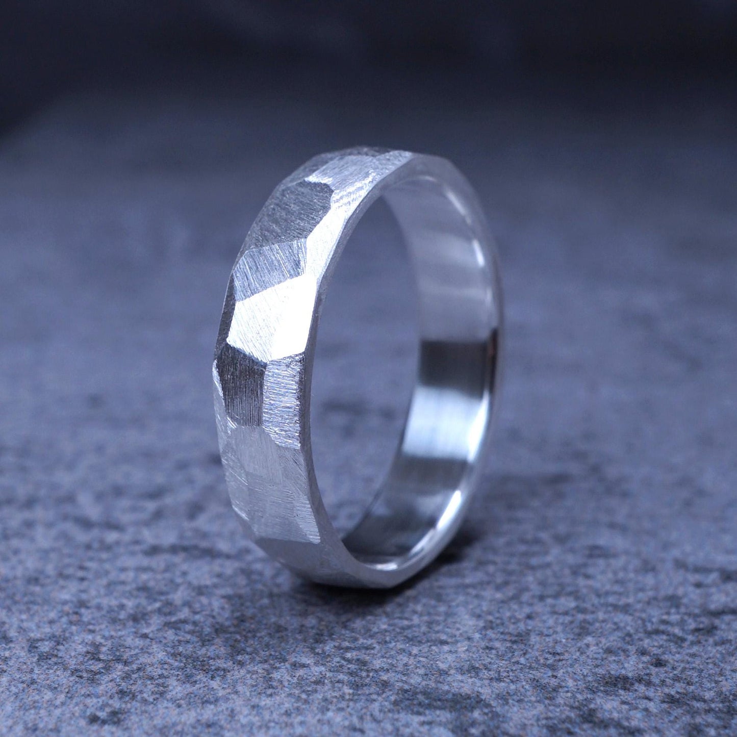 Karesansui Ring — Quiet balance