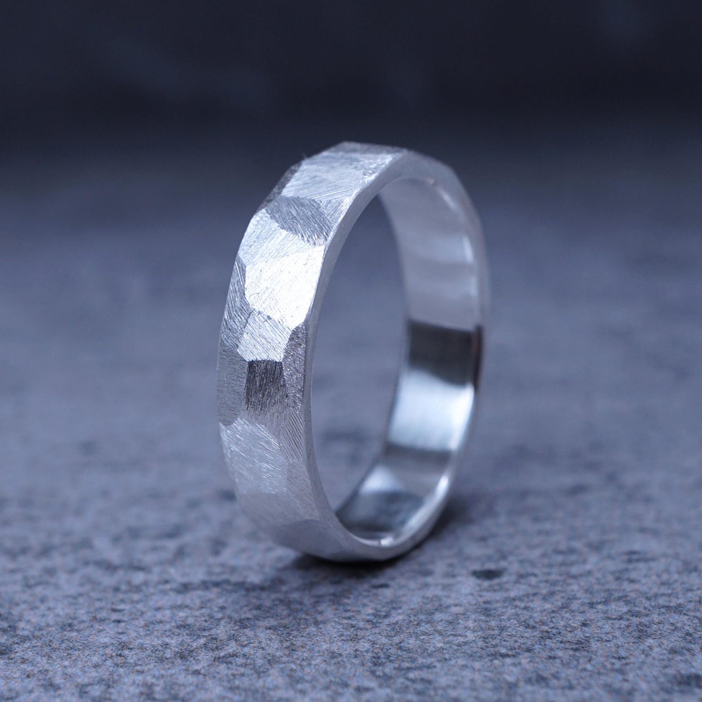 Karesansui Ring — Quiet balance