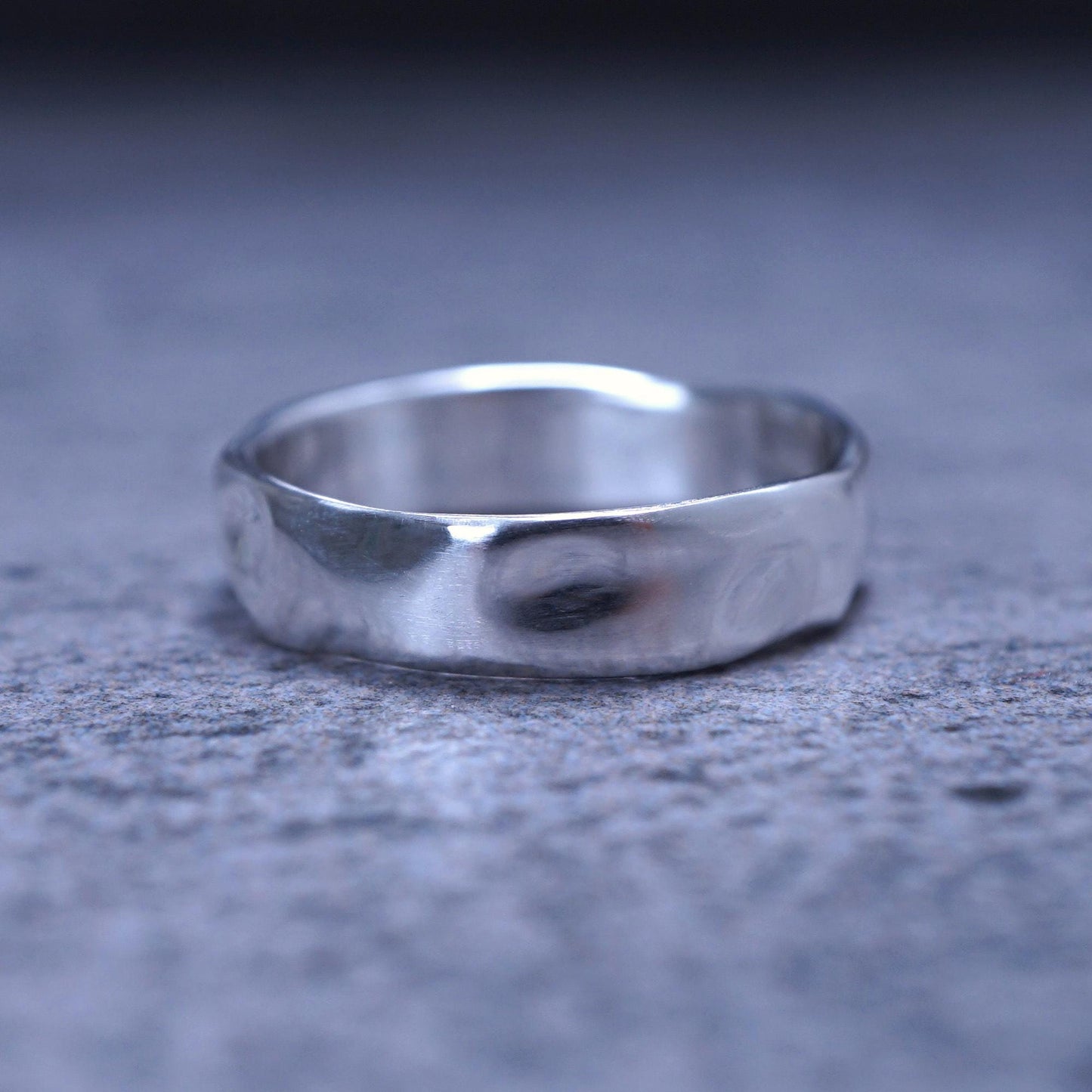 Soft Silence Ring — Quiet calm